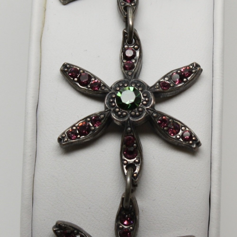 Fun metal flower bracelet